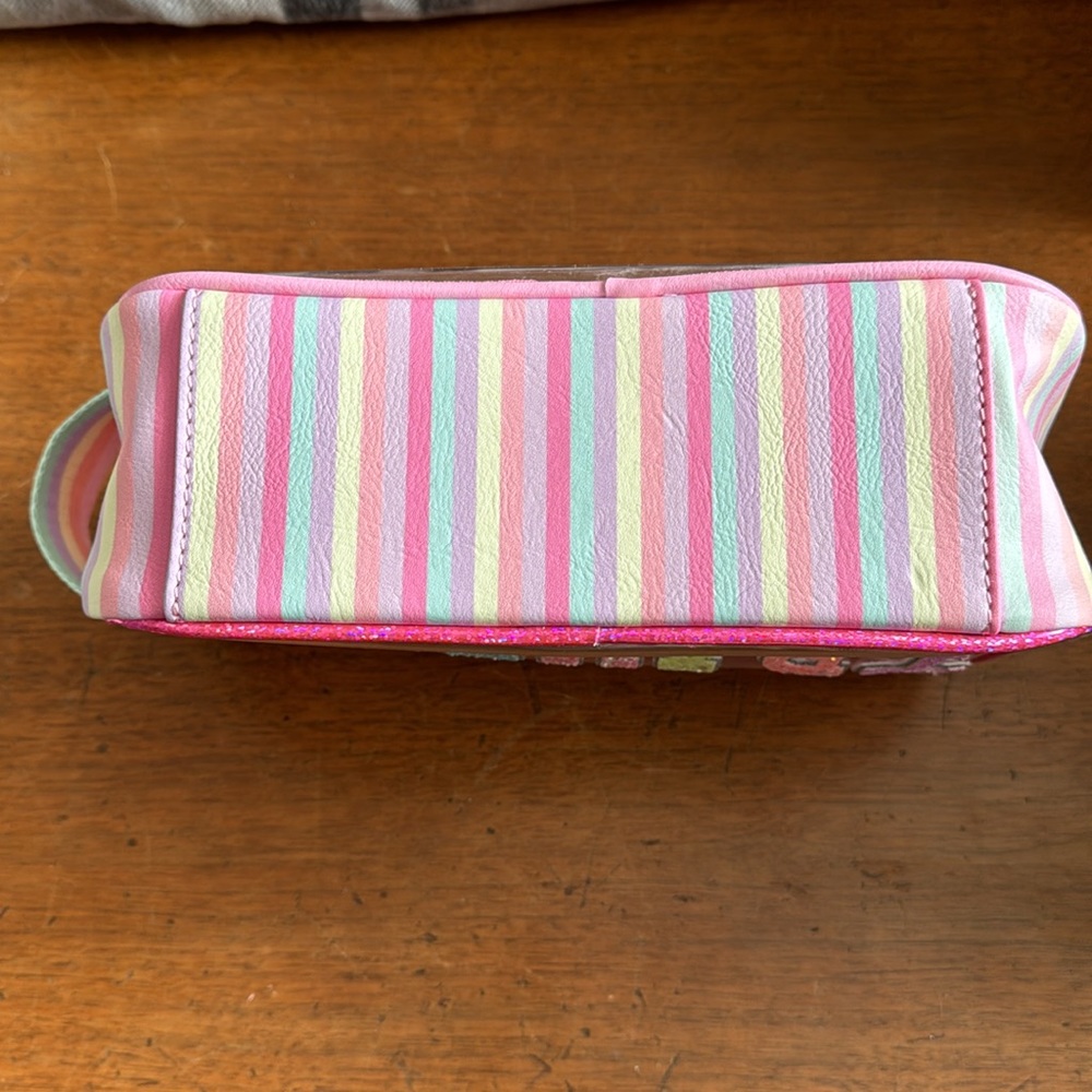 Miss Gwen’s OMG Accessories “Travel” Clear Sequin Pouch NWOT - Picture 3 of 4